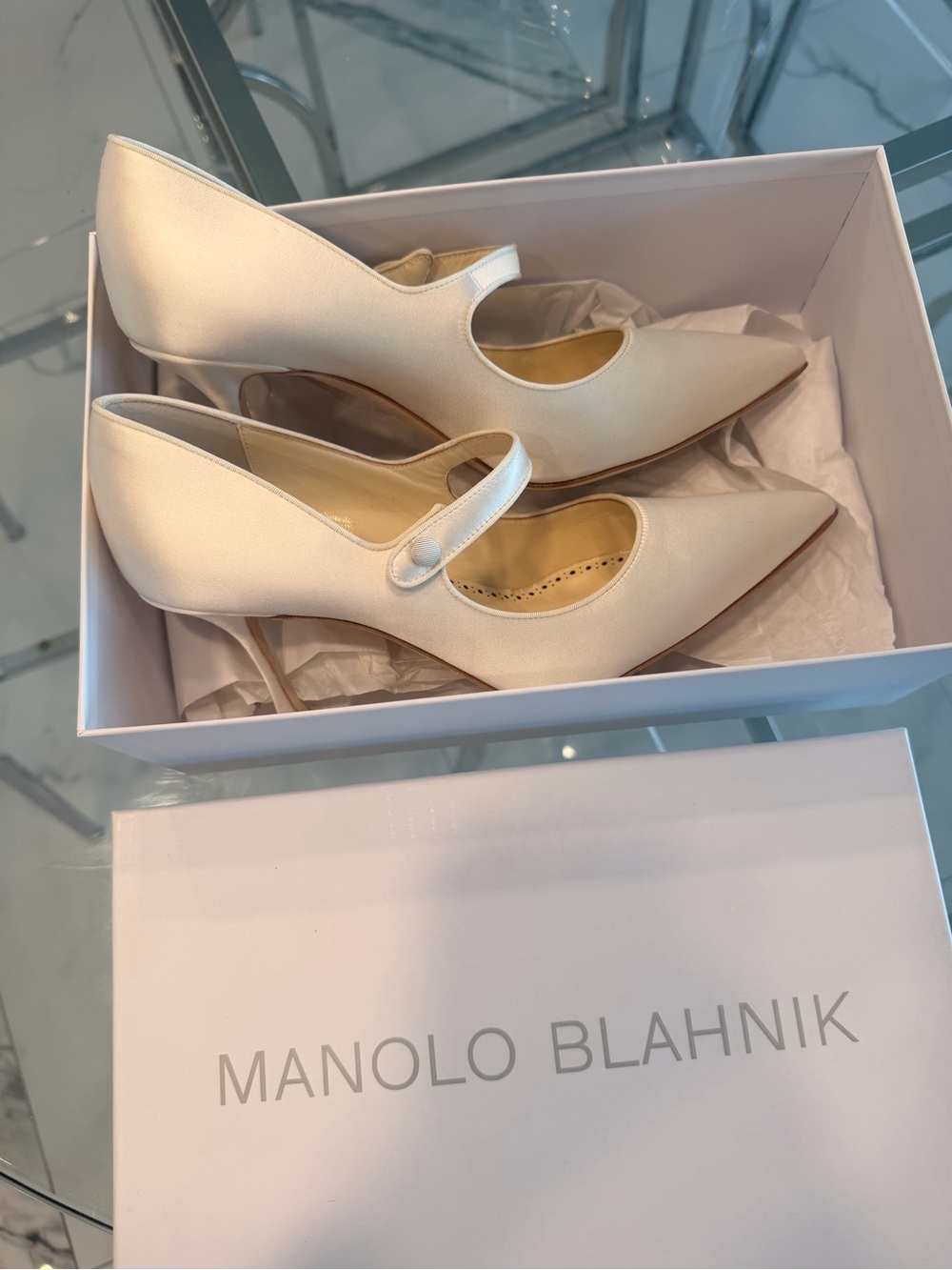 Manolo Blahnik Cream Pointed Mary Jane Pumps Camparinew 39.5 - Picture 2 of 8